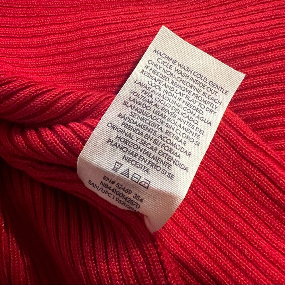 Red Ridded Sweater with Rhinestone Embellishments New size medium - Picture 13 of 14